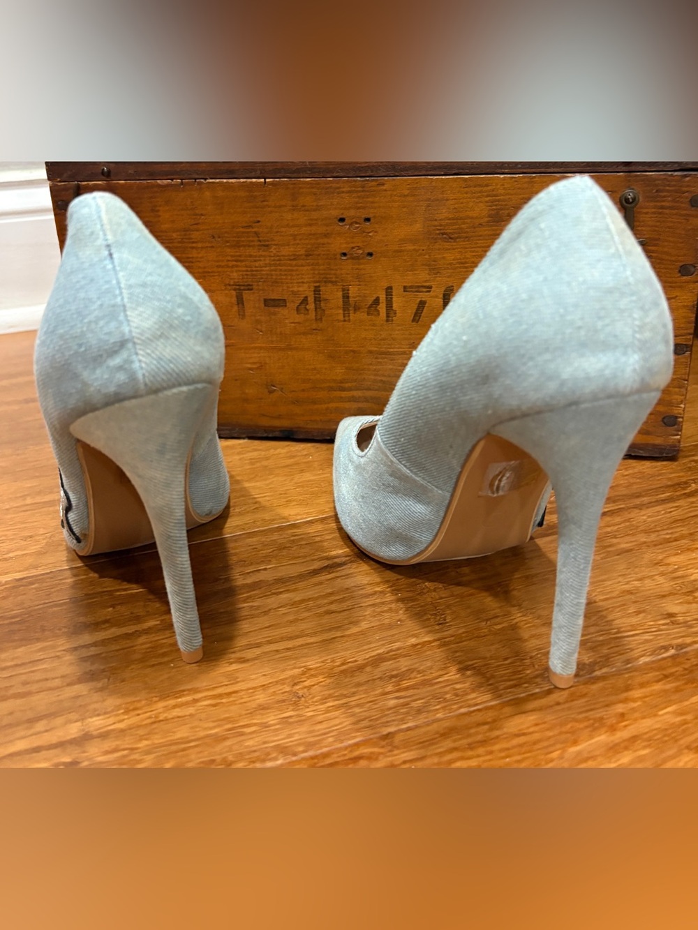 Pierre Dumas Light Blue Denim Pointed Toe Stiletto Pumps with Metallic Applique - Picture 7 of 10